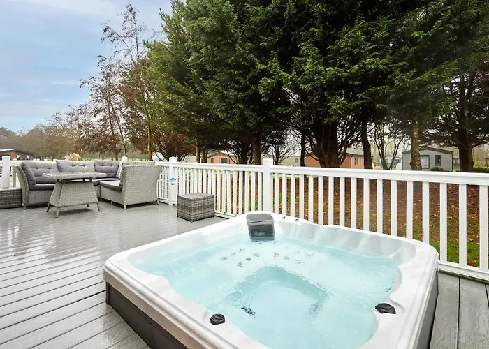 Peace With Hot Tub Semesterbostad York