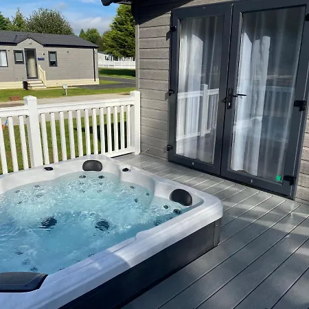Holiday home Peace With Hot Tub *